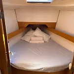 ספינת מלון Nautical Nomad