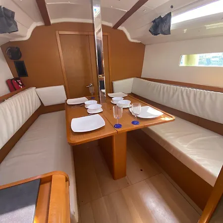 Nautical Nomad Botel Çeşme