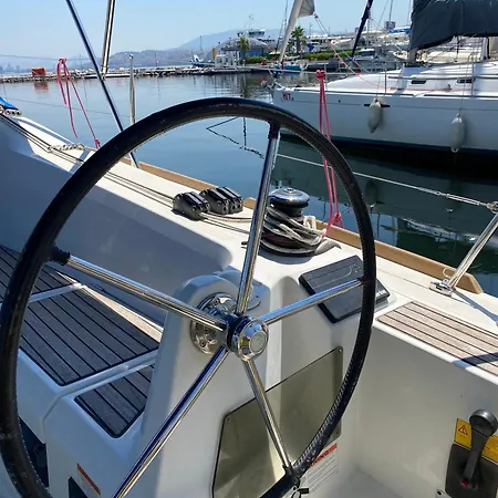 Botel Nautical Nomad Çeşme